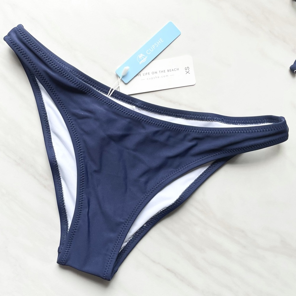 NWT🍑👙Low Rised Navy Striped Bikini Bottom ONLY